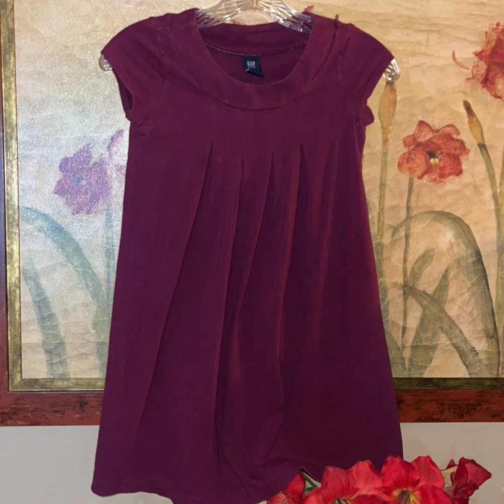 2 Dress Bundle, 1 Gap Burgundy short sleeve & 1 lilt floral sleeveless dress